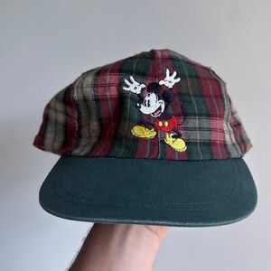 Vintage MICKEY MOUSE DISNEY SNapback hat pattern embroided